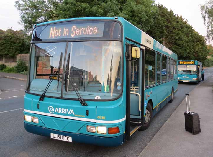 Arriva Shires DAF SB120 Wright 4530